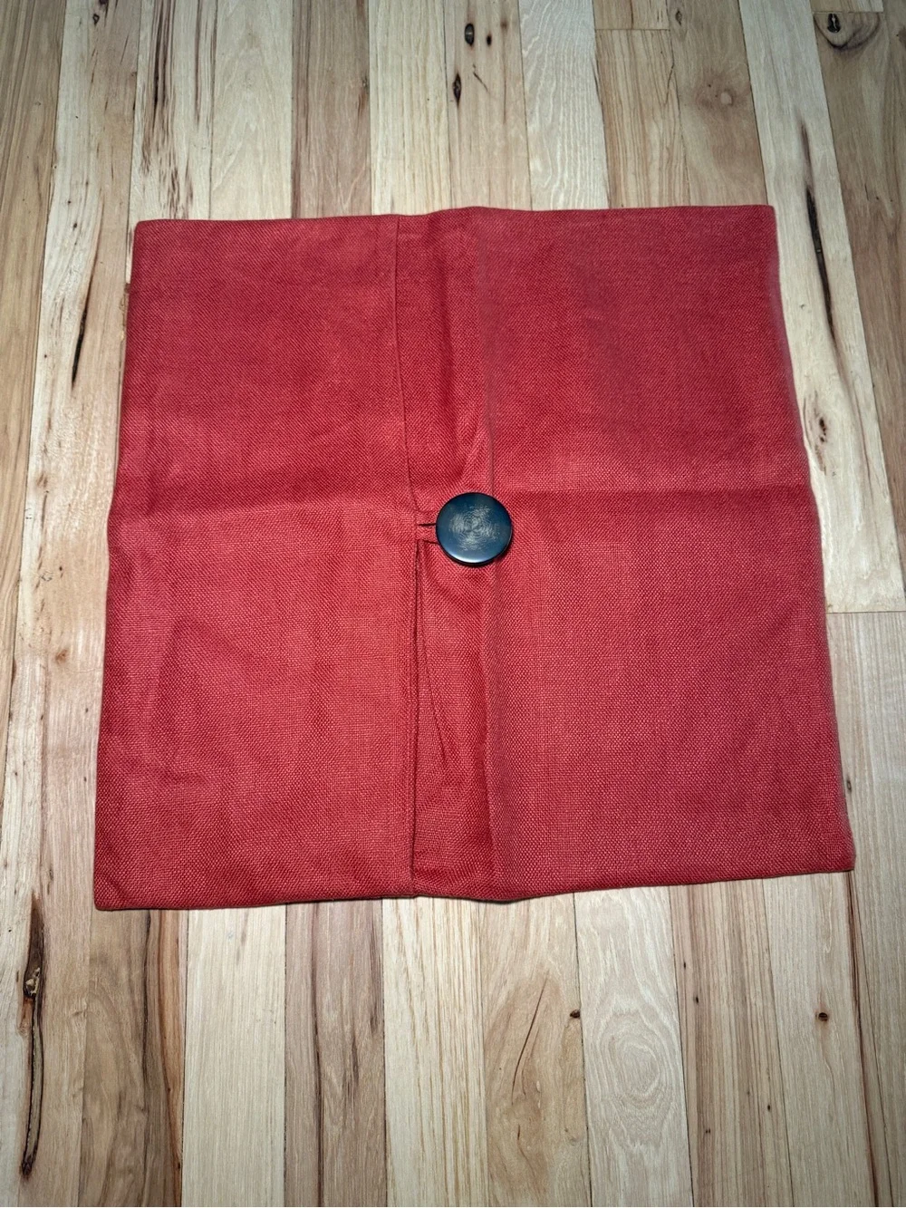 Pottery Barn Textured 100% Linen Pillow Cover Big Button (1)